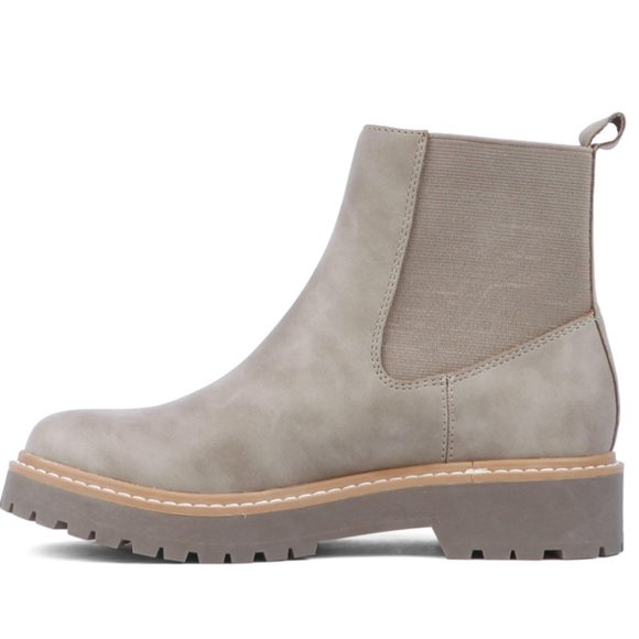 DV by Dolce Vita Lobera Chelsea BootTaupe - Picture 3 of 5